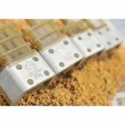 GURU Cages Feeder-Cage feeder coup commercial cage feeder